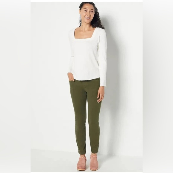 Belle by Kim Gravel Pants - Belle by Kim Gravel Flexibelle Petite Pull-On Knit Jeggings! Size 18WP.